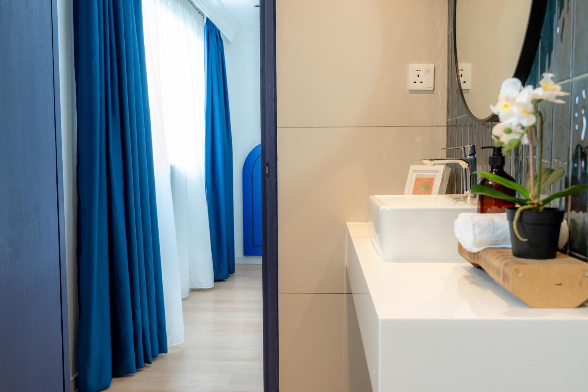 Ukiyo Suites Петалинг-Джая Экстерьер фото
