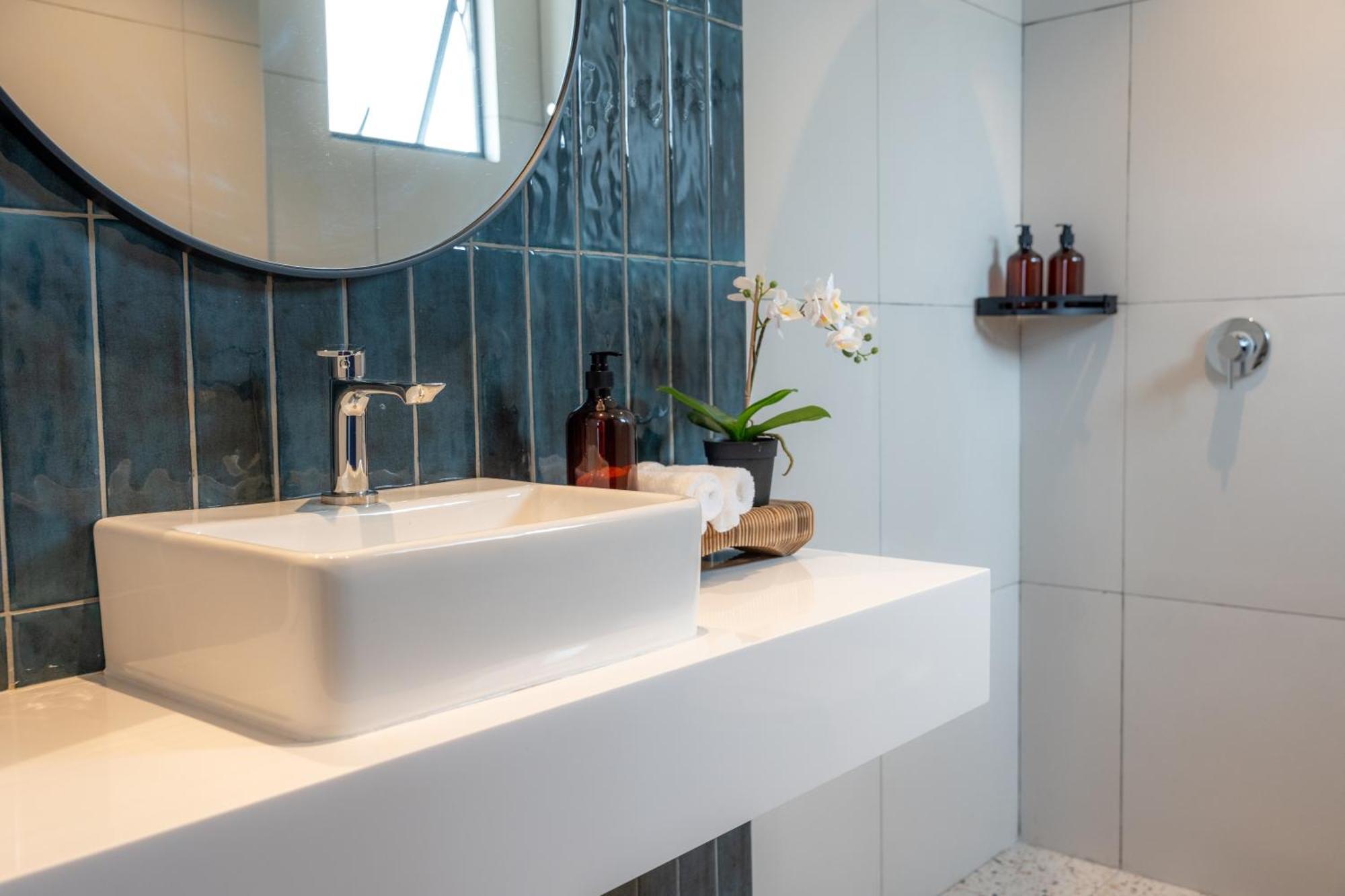 Ukiyo Suites Петалинг-Джая Экстерьер фото