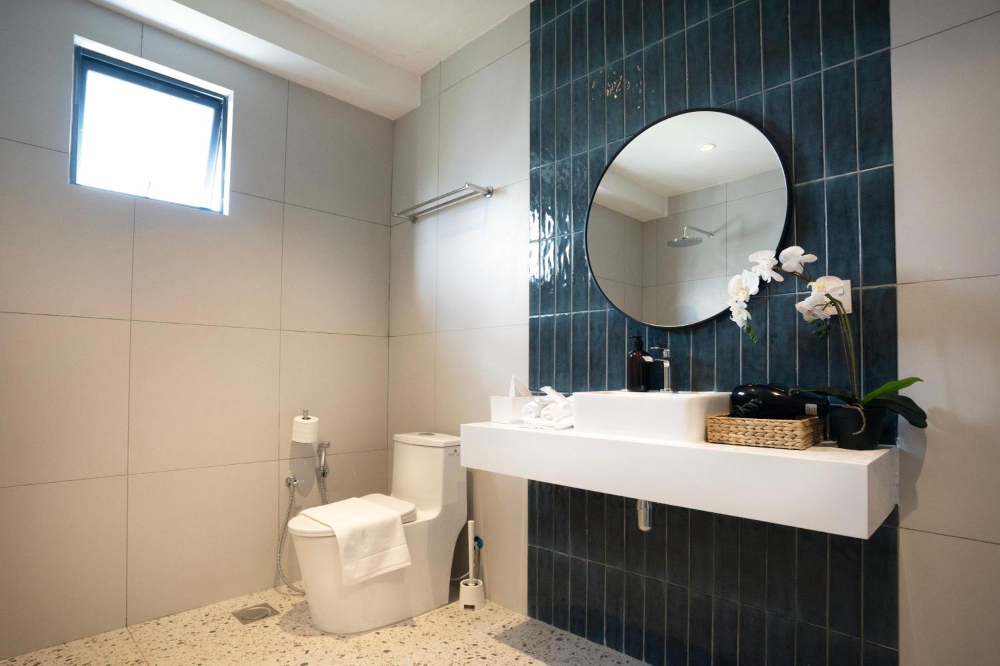 Ukiyo Suites Петалинг-Джая Экстерьер фото